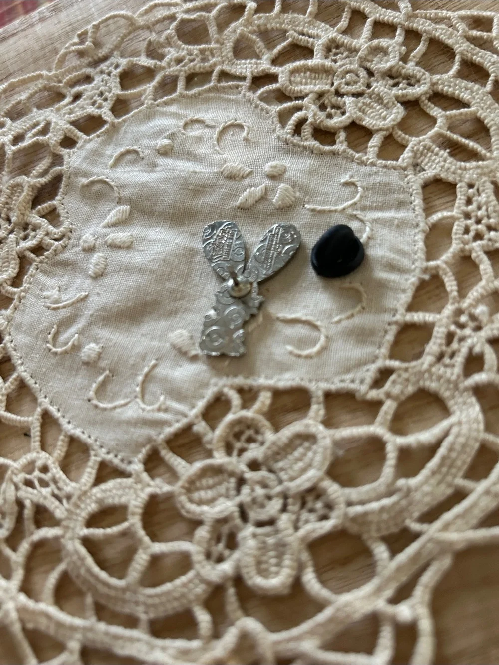 Pokémon Mad Party Pin Collector Bunnelby Lapel Pin 2020 Shining Fates New